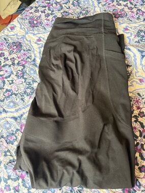 HALARA Black High-Waist Leggings with Side Pocket